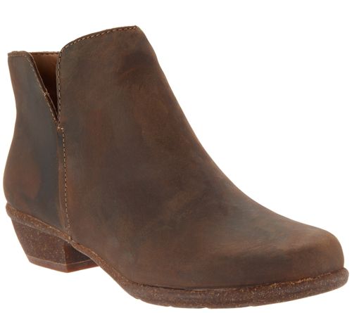 Clarks UnStructured Leather Ankle Boots -